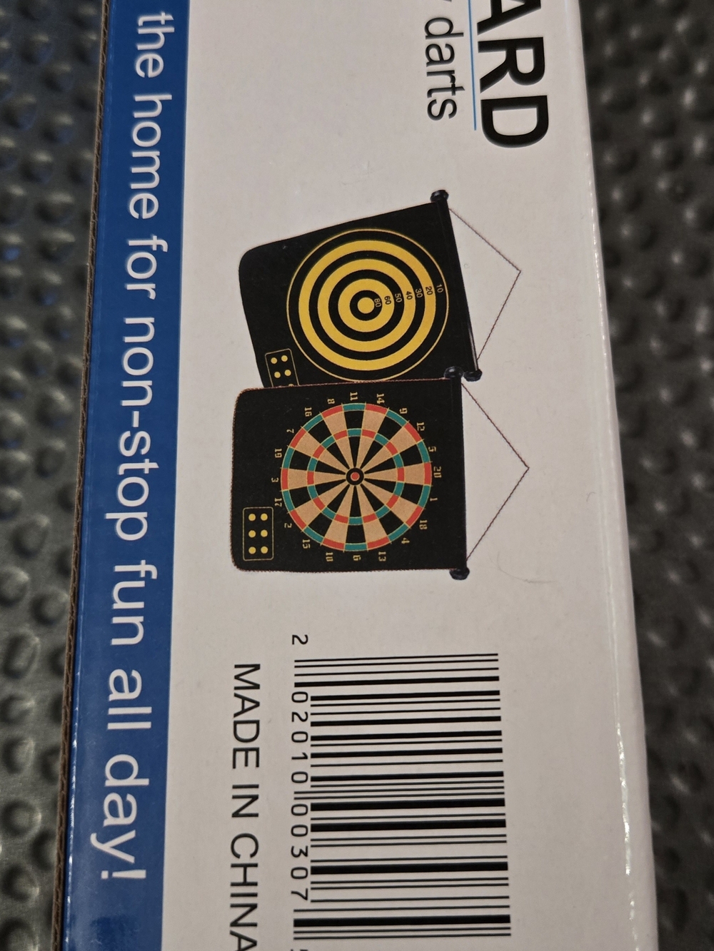NIB Portable Magnetic Dart Board Set